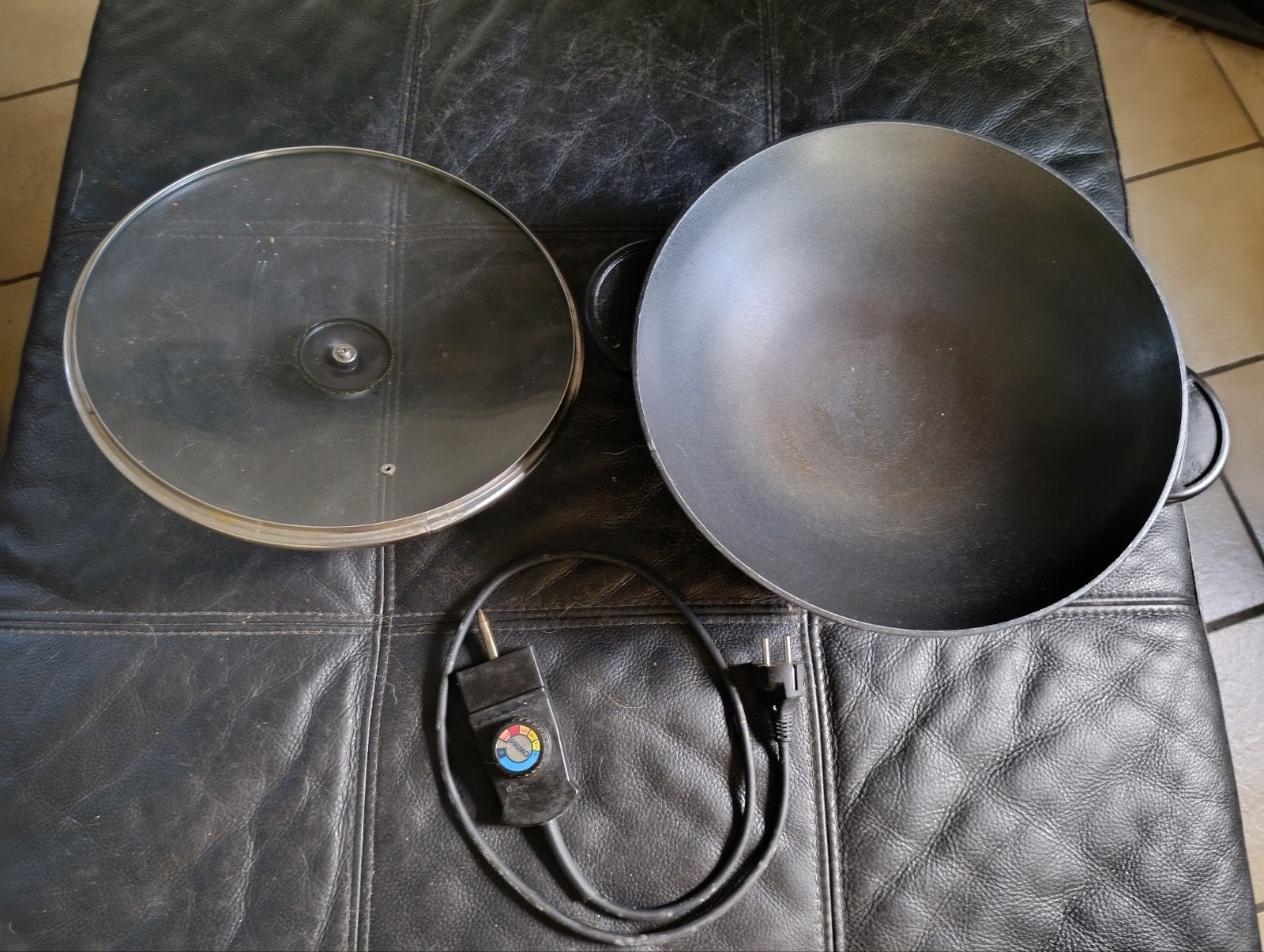 Wok électrique Primo, Electroménager, Tables de cuisson, Enlèvement, Utilisé, Autoportant, Électrique