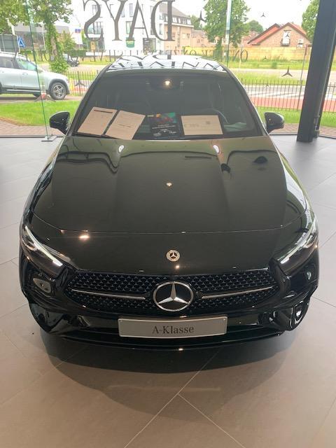 Mercedes-Benz A-Klasse A 180 Star Edition (automatique), Autos, Achat, 1440 kg, Entreprise, 5 portes