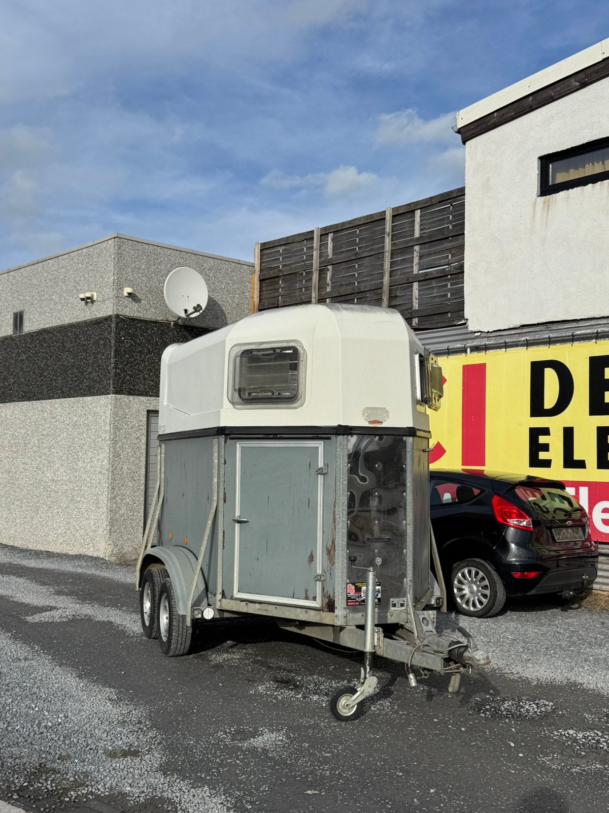 Van 2 chevaux BOCKMANN Duo Révisé, renforcé CT sans remarque, Enlèvement, Comme neuf, Polyester