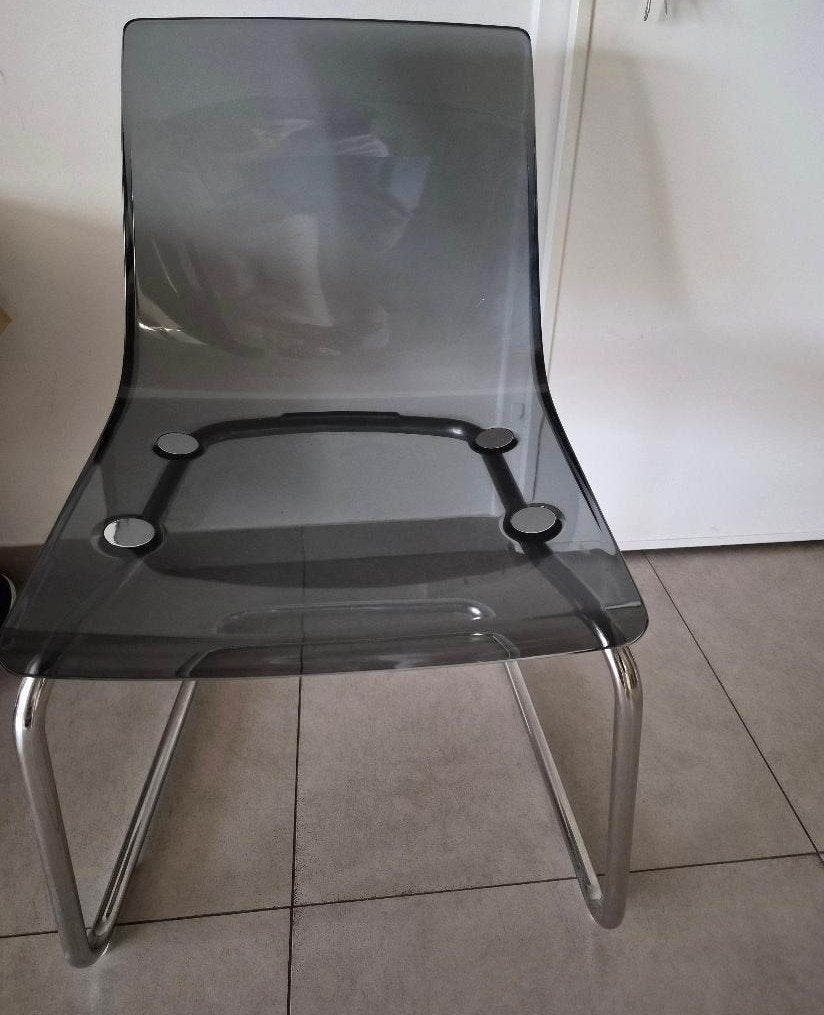 grijze stoel, Ophalen, Kunststof, Gebruikt, Eén