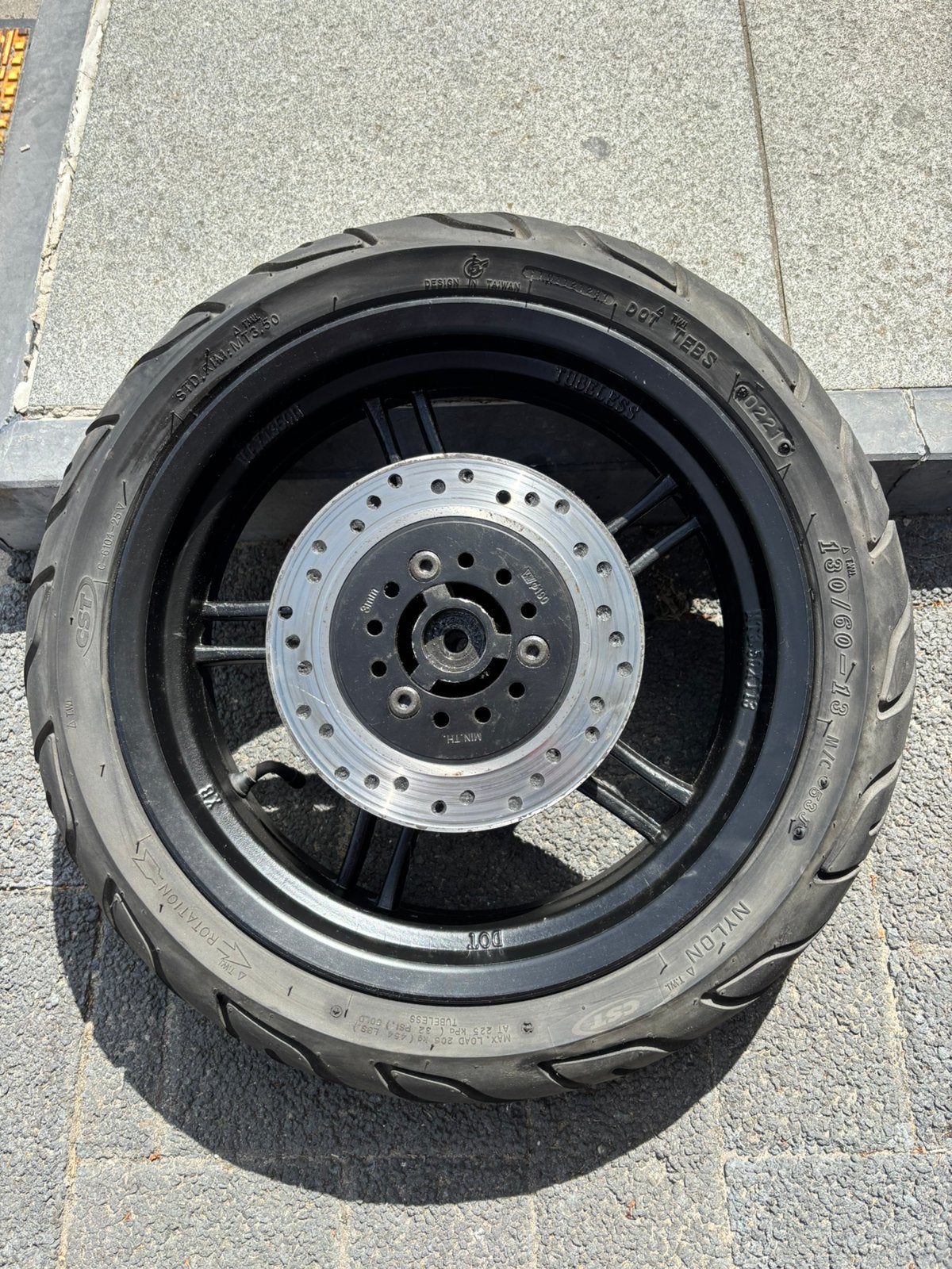 Set tubeless scooterbanden met weinig km’s, Fietsen en Brommers, Brommeronderdelen | Algemeen, Ophalen, Zo goed als nieuw
