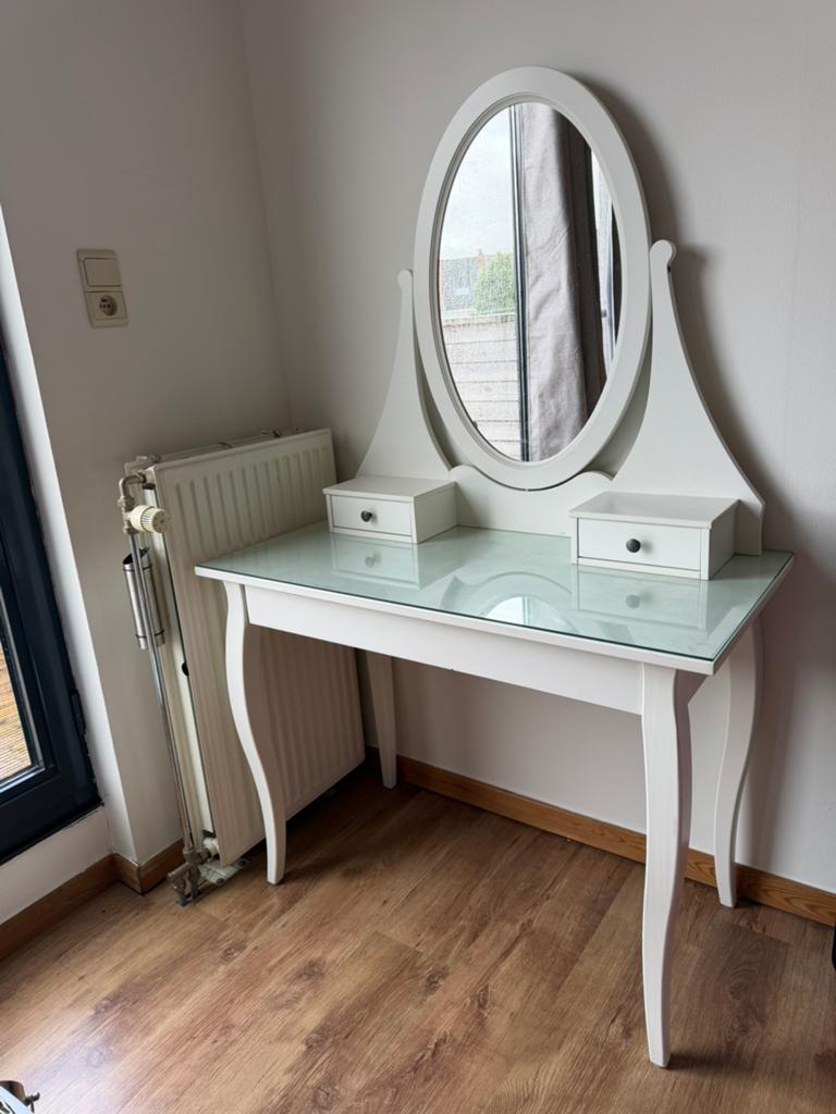 Ikea hemnes tafel + bijpassende stoel, Huis en Inrichting, Tafels | Kaptafels, Ophalen, Zo goed als nieuw