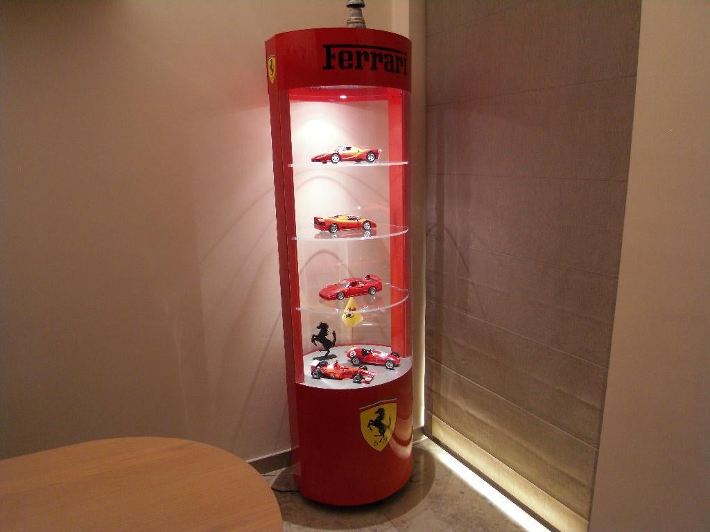 FERRARI KASTJE MET VERLICHTING (UNIEK), Auto's, Ferrari, Particulier, Te koop, Overige modellen