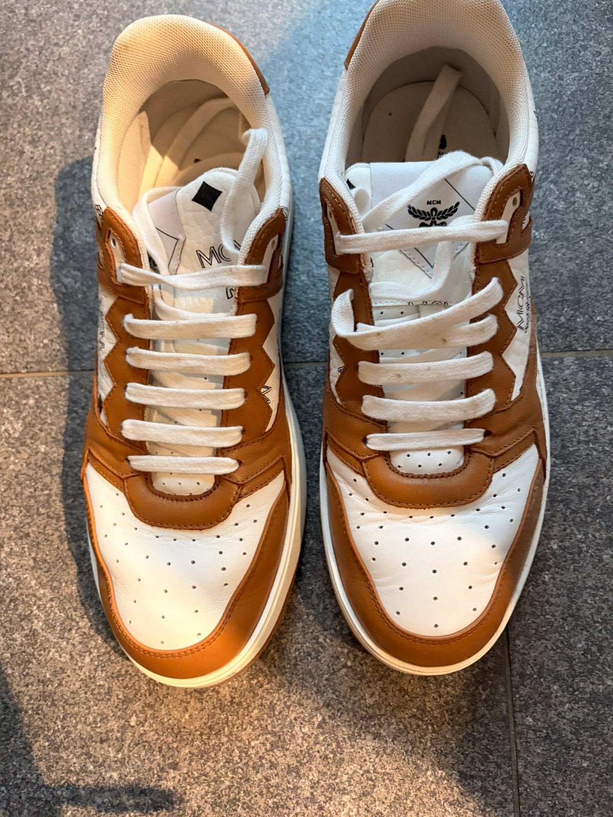 MCM low top sneakers cognac/white heren maat 43, Ophalen, Nieuw, Sneakers