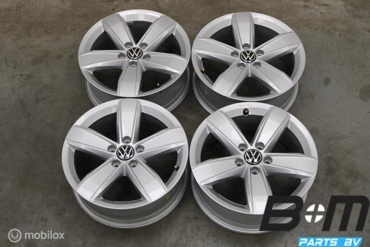 ORIGINEEL! 17 inch velgen VW Tiguan 5NA - Passat 5NA071497, Auto-onderdelen, Banden en Velgen, Gebruikt, Velg(en), 17 inch, Personenwagen