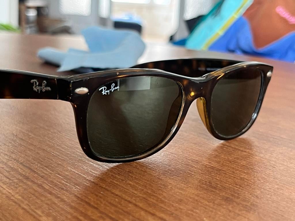 Ray-Ban New Wafarer 2132 / Couleur 902, Bijoux, Sacs & Beauté, Lunettes de Soleil & Lunettes | Hommes, Enlèvement ou Envoi, Brun