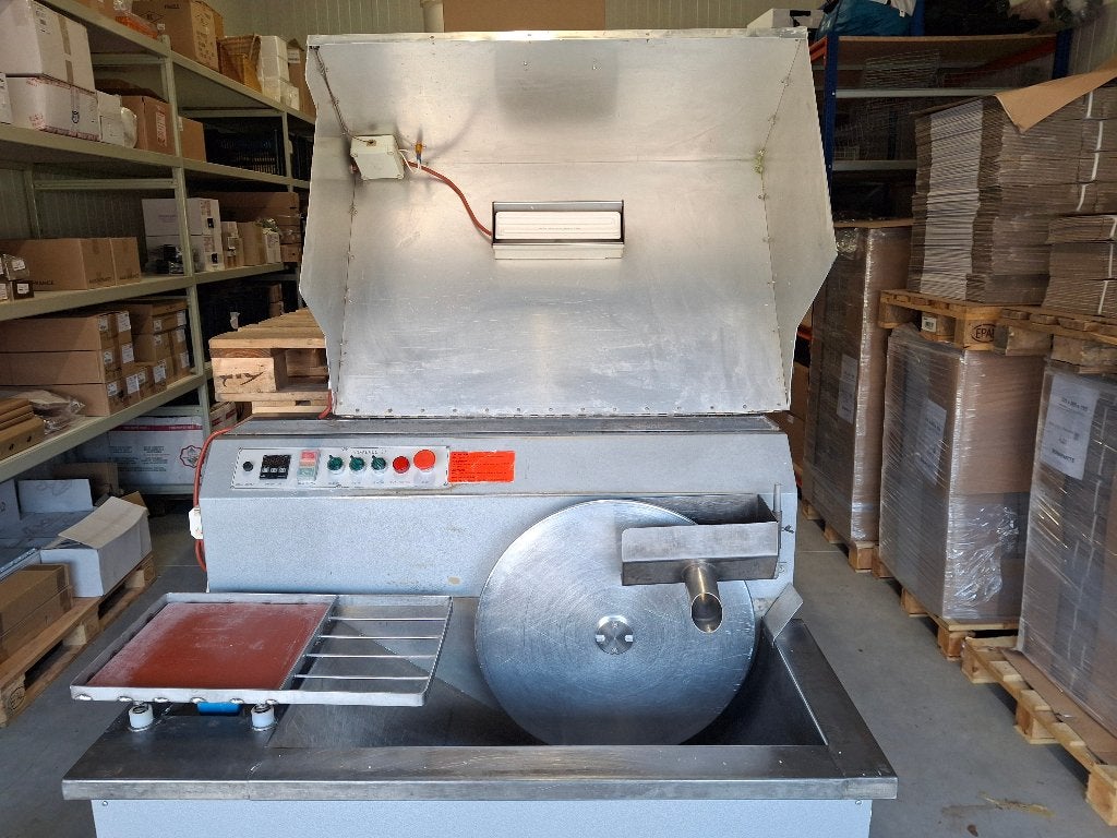 machine à meules à chocolat (tempéreuse), Articles professionnels, Enlèvement, Utilisé, Boulangerie et Boucherie