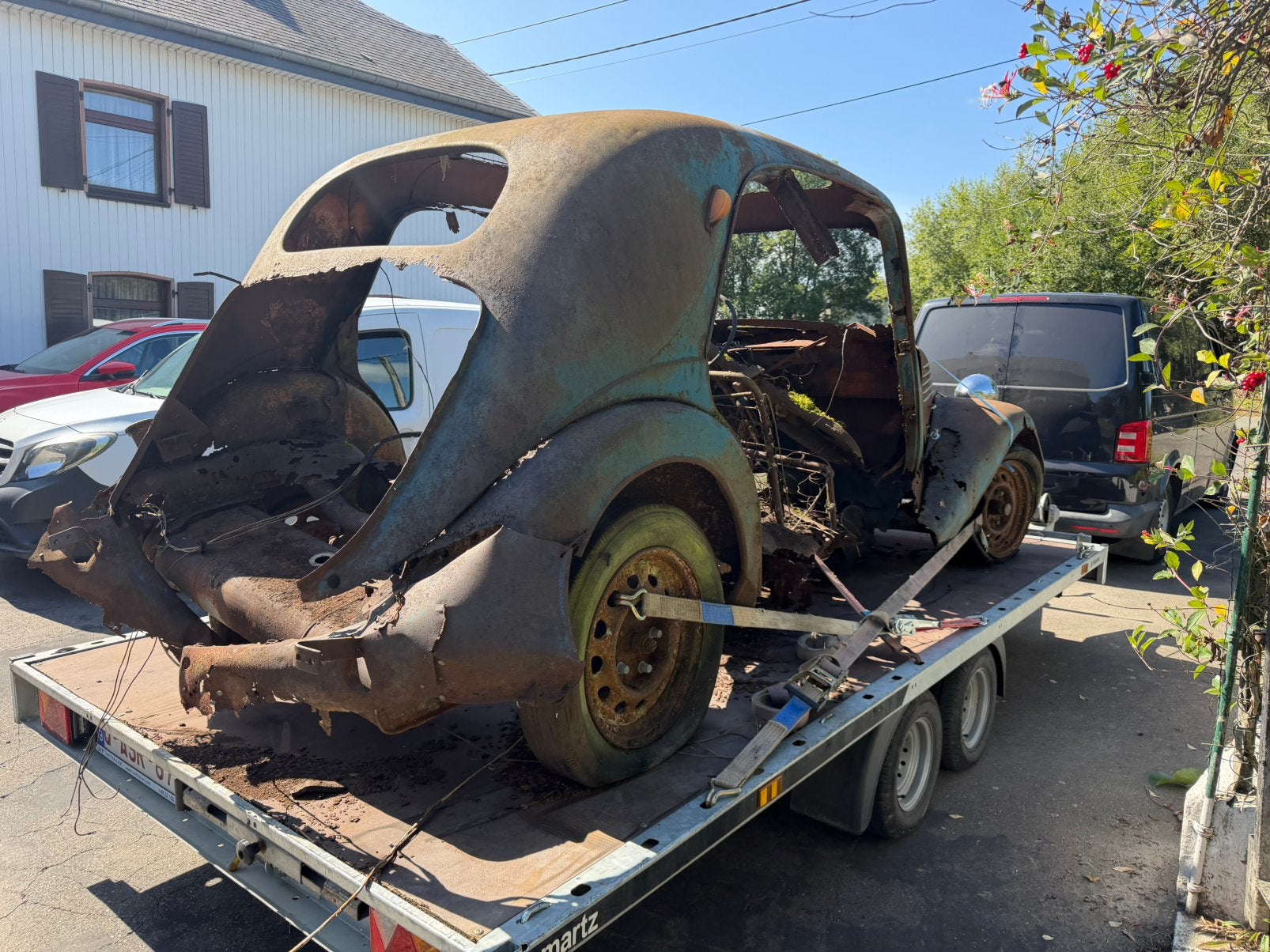 Wrak van de Renault NovaQuatre uit 1938, foto 10