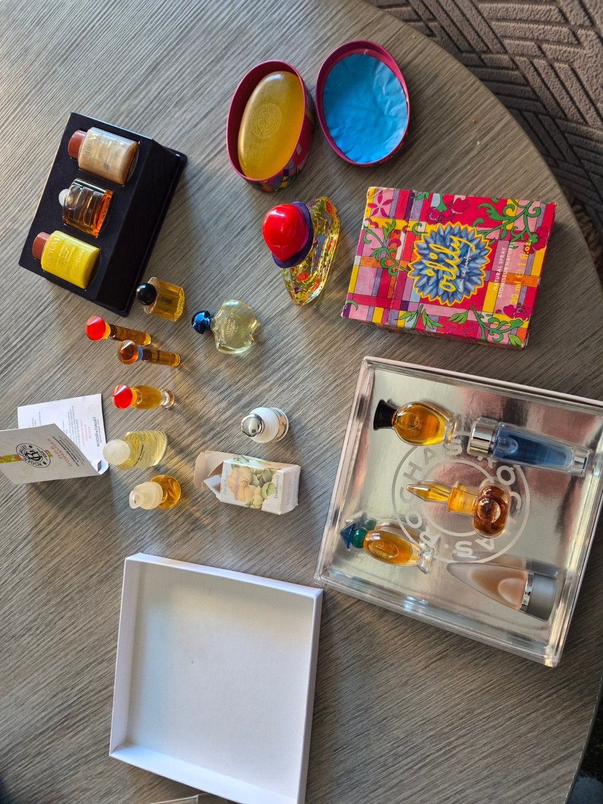 mini parfumflesje, Verzamelen, Ophalen of Verzenden, Gebruikt, Miniatuur, Gevuld