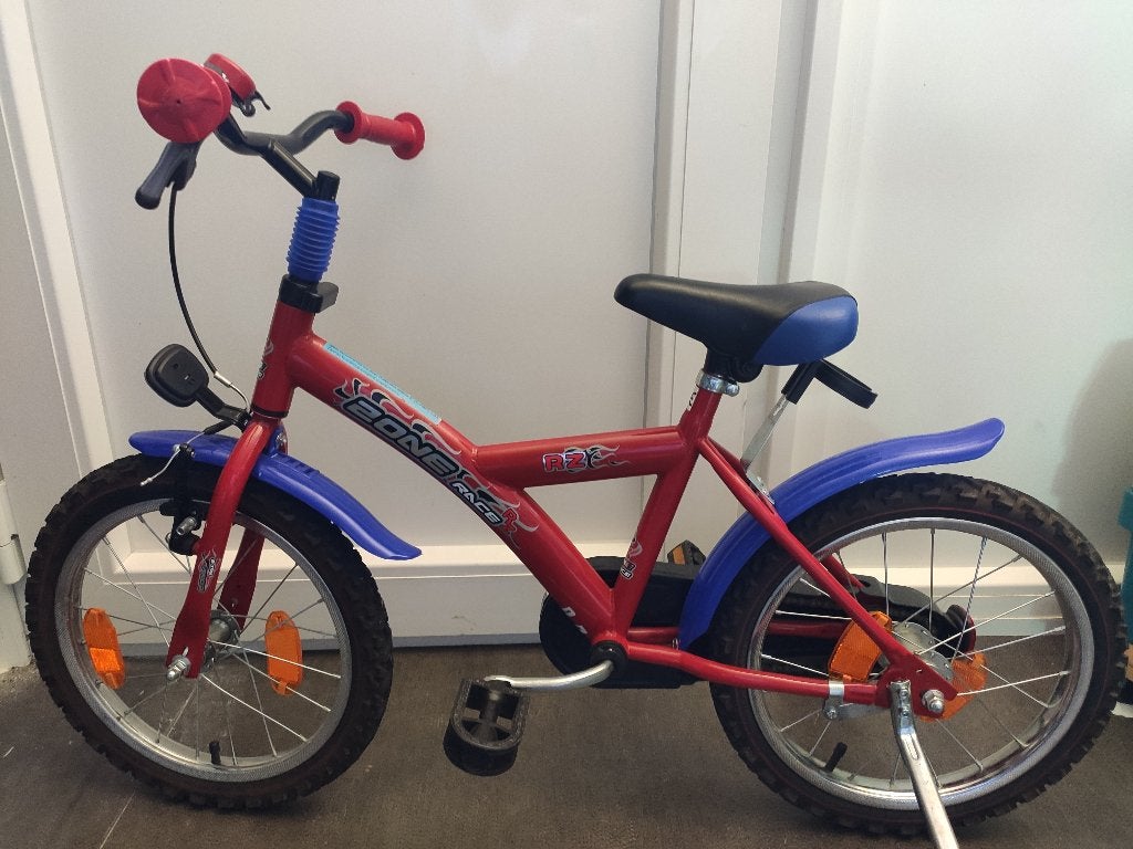 Vélo enfant avec petites roues (porte-gourde, sonnette, ...), Vélos & Vélomoteurs, Enlèvement, Neuf, Frein sur jante, Moins de 16 pouces