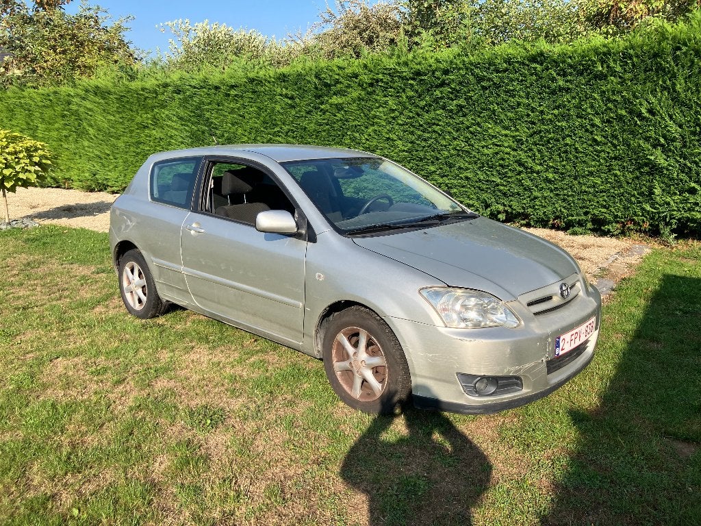Toyota Corolla 88 200 kms 2005, Auto's, Toyota, Voorwielaandrijving, Stof, Zwart, 4 cilinders