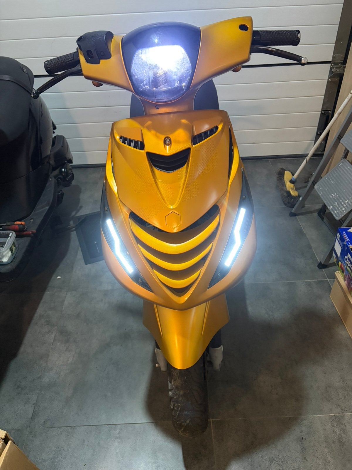 Piaggio zip A klasse 80 cc, Fietsen en Brommers, Scooters | Piaggio, Zip, Klasse A (25 km/u), Ophalen of Verzenden, Zo goed als nieuw