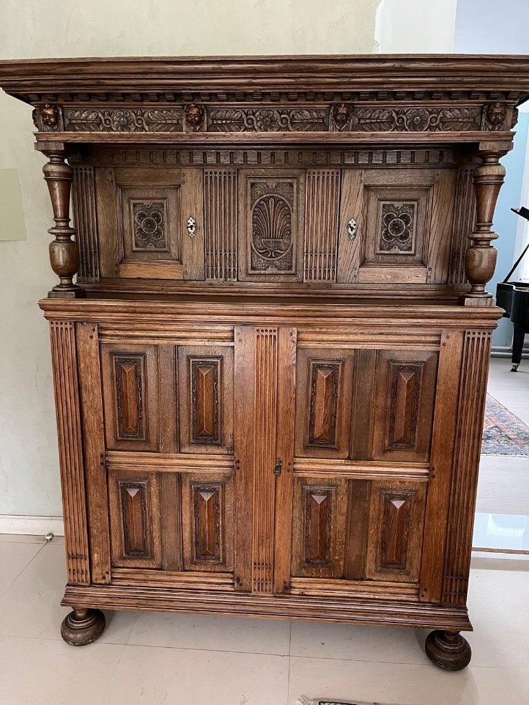 armoire ancienne de Malines, Enlèvement