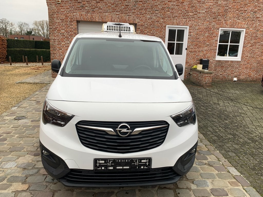 Opel COMBO met frigo koeling, Auto's, Bestelwagens en Lichte vracht, Particulier, Te koop, Achteruitrijcamera, Opel, Diesel, Euro 6