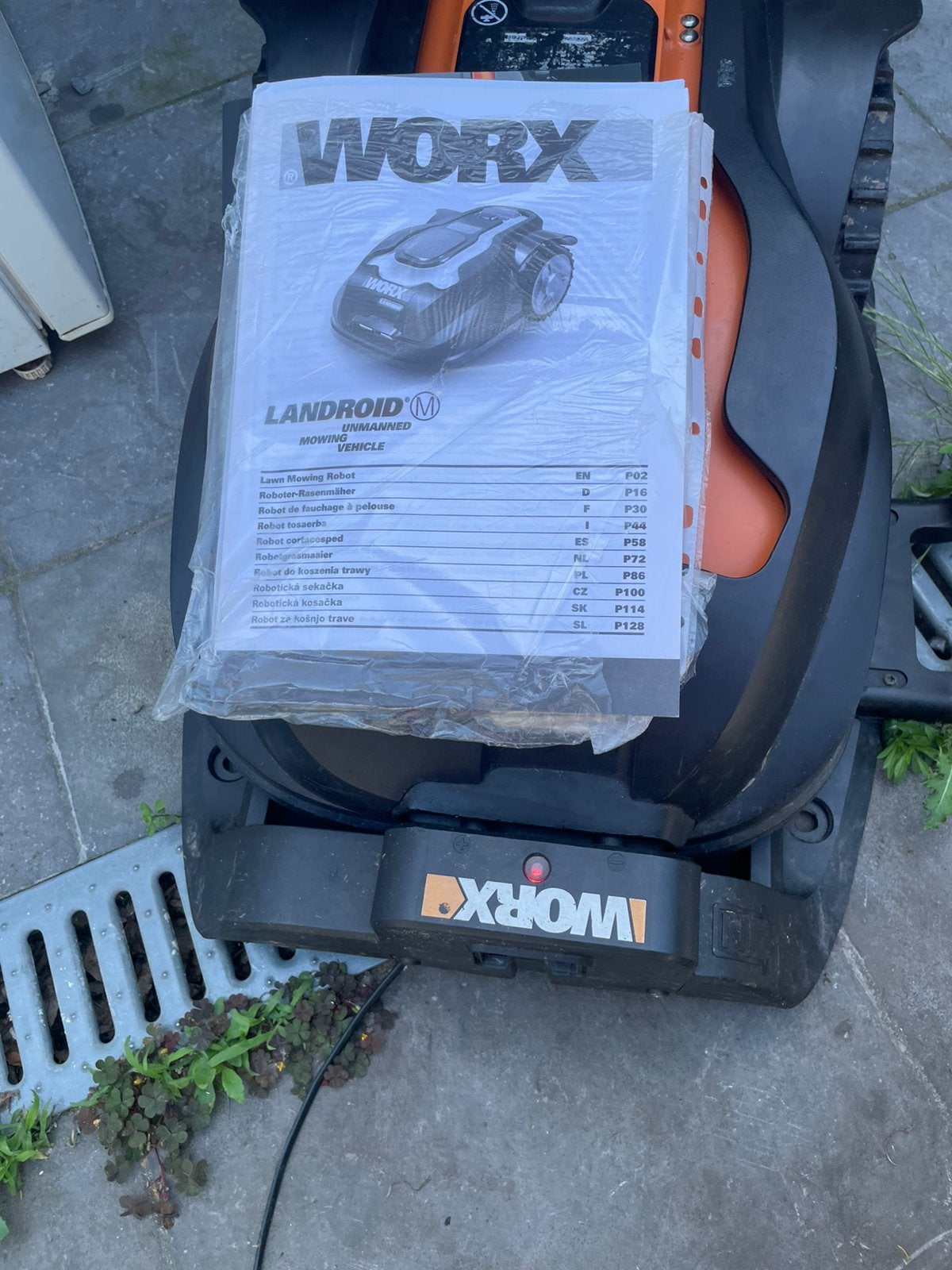 Robot worx, Jardin & Terrasse, Enlèvement, Utilisé, 20 à 25 cm, Avec capteur de pluie