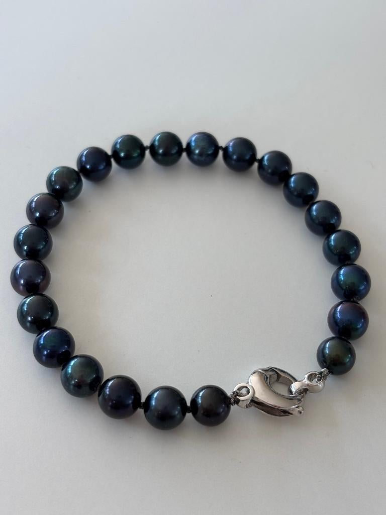 Blauwe akoya parel armband met slot 18K wit goud, Handtassen en Accessoires, Armbanden, Zo goed als nieuw, Goud, Blauw, Ophalen of Verzenden