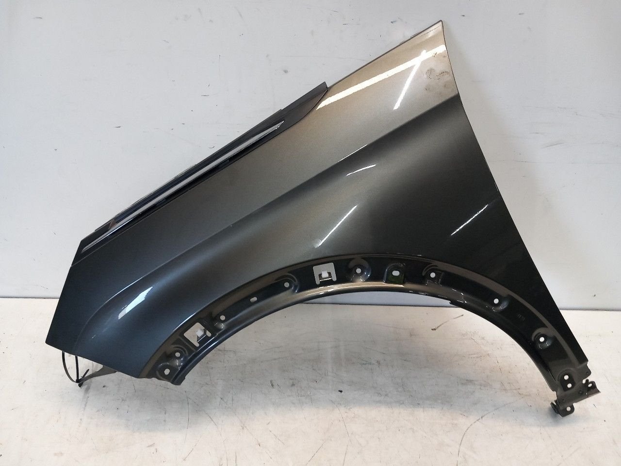 Spatbord links voor Peugeot 3008, Onderdelen@venauto.nl, Van der Ven Autorecycling B.V., Ettenseweg 76, 4706 PB Roosendaal, The Netherlands