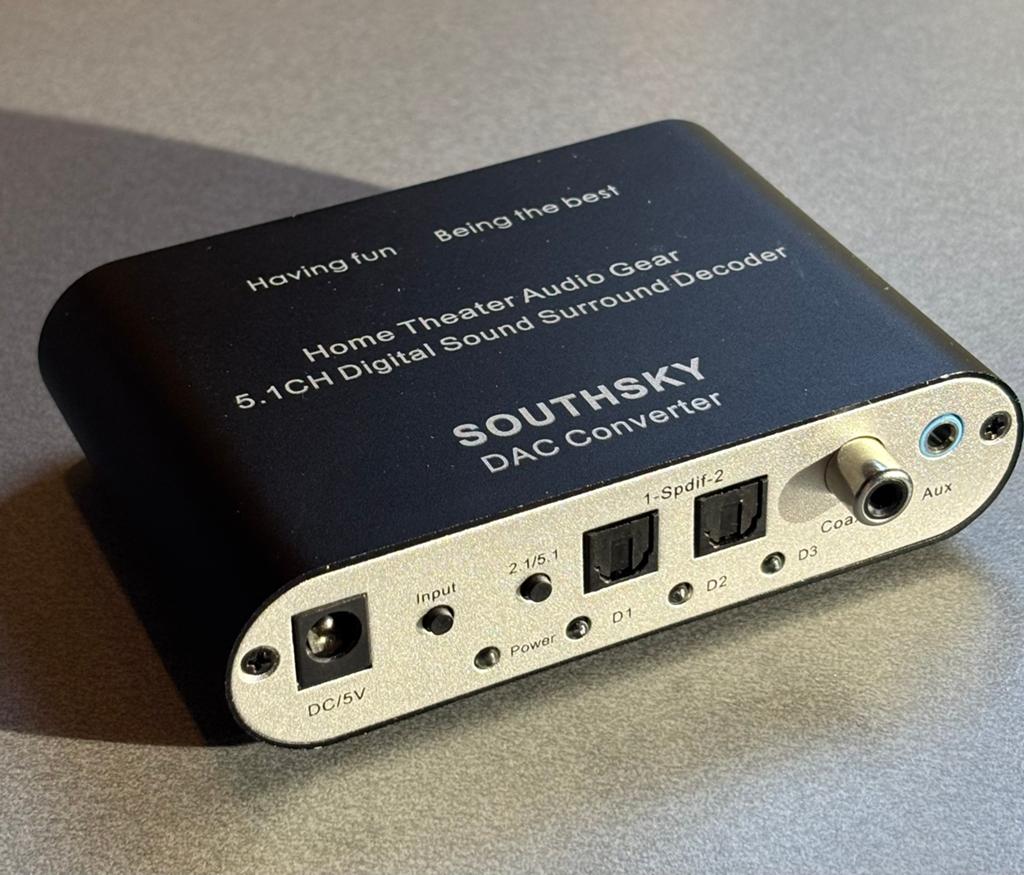 Digital 5.1 surround sound audio decoder, Audio, Tv en Foto, Converters, Ophalen of Verzenden, Zo goed als nieuw