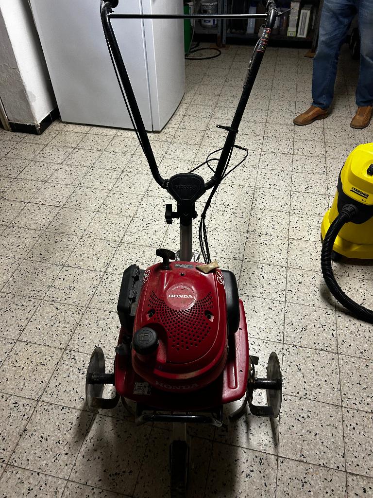 Honda F220 Tuinfrees, Doe-het-zelf en Bouw, Gereedschap | Freesmachines, Zo goed als nieuw, Benzine, Tuinfrees, Ophalen
