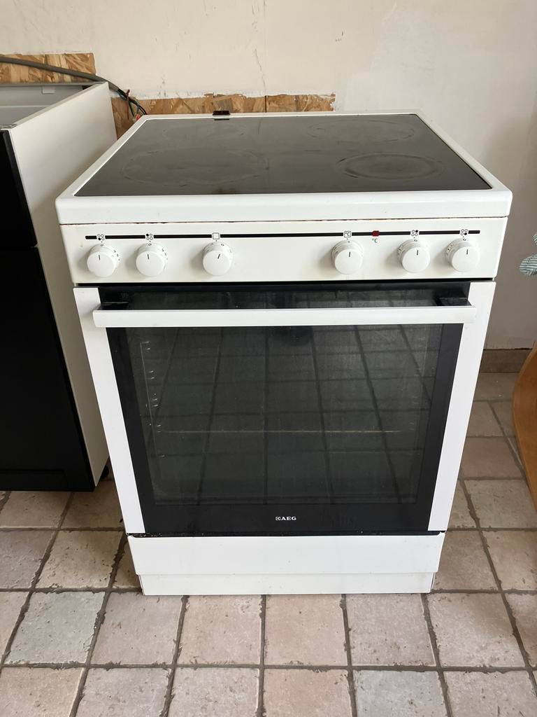Cuisinière AEG, Electroménager, Enlèvement, Comme neuf, Encastré