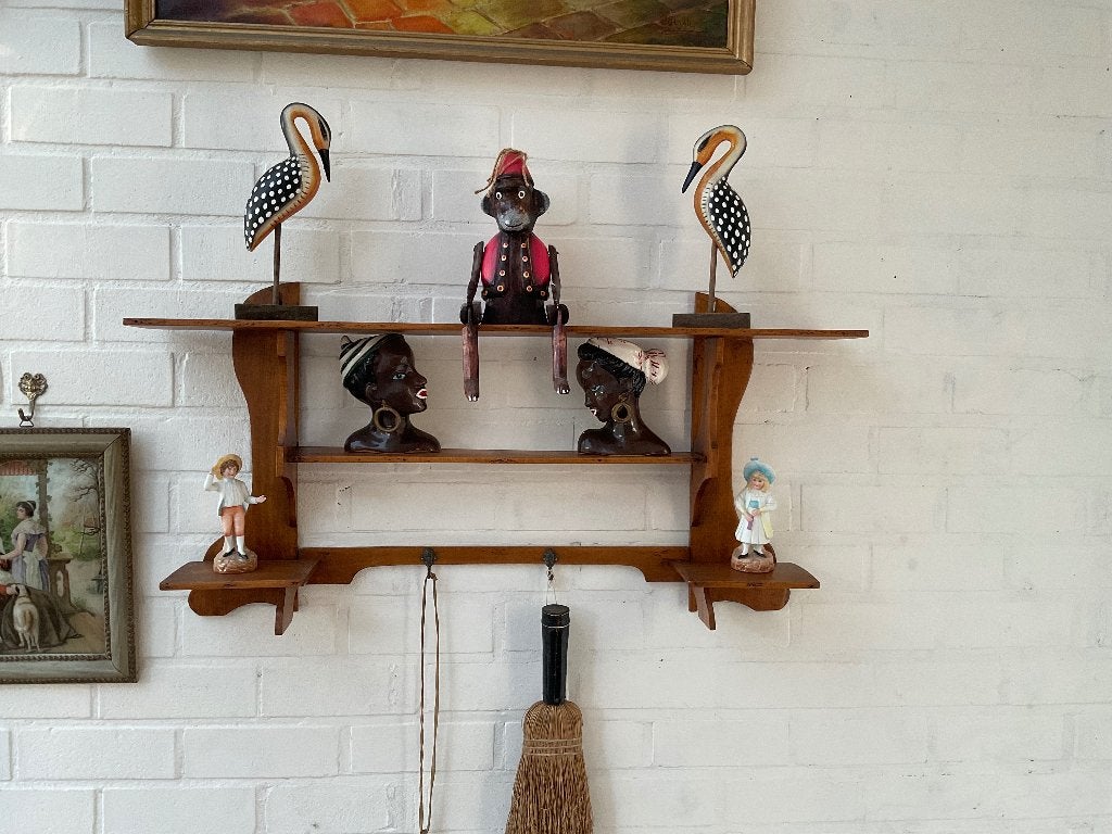 Oud houten wandrek / regaal, Ophalen