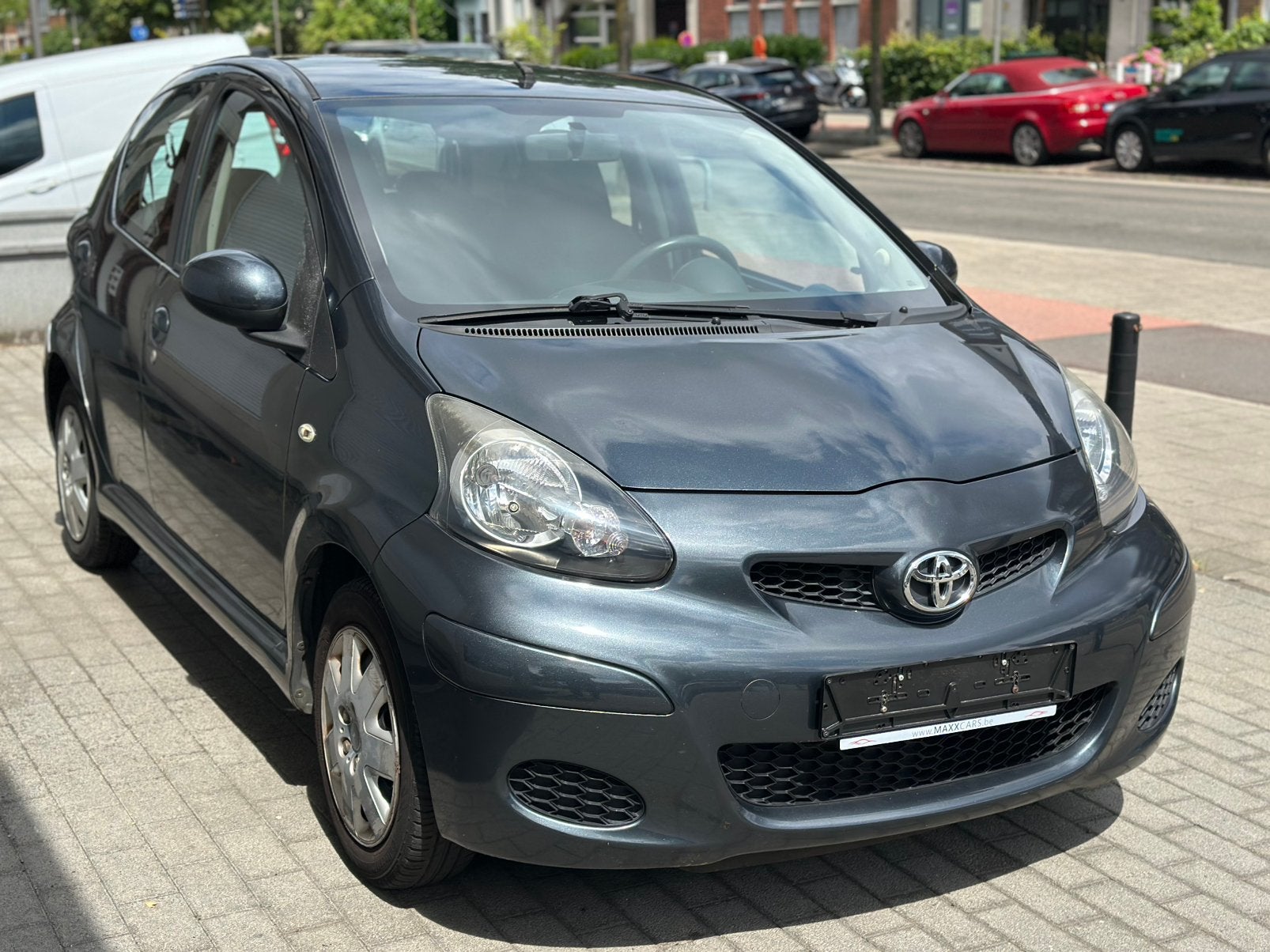 Toyota Aygo 1.0i Automaat 5 deurs 06/2011 slechts 90.743 KM, Autos, Toyota, Achat, Entreprise, Entretenue par le concessionnaire