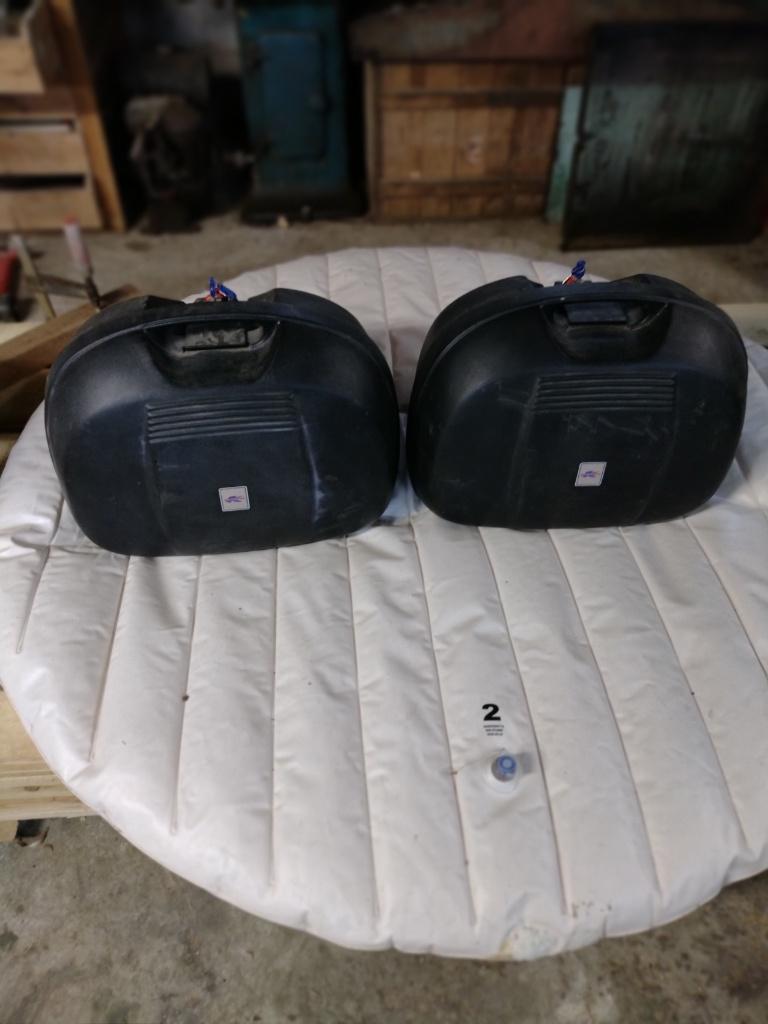 Valises Givi, Enlèvement, Comme neuf