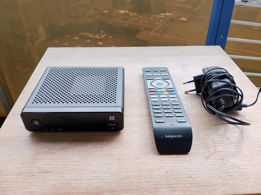 PROXIMUS V5 COMPACTE SETTOPBOX, Audio, Tv en Foto, Decoders en Harddiskrecorders, Ophalen, Zo goed als nieuw, Decoder