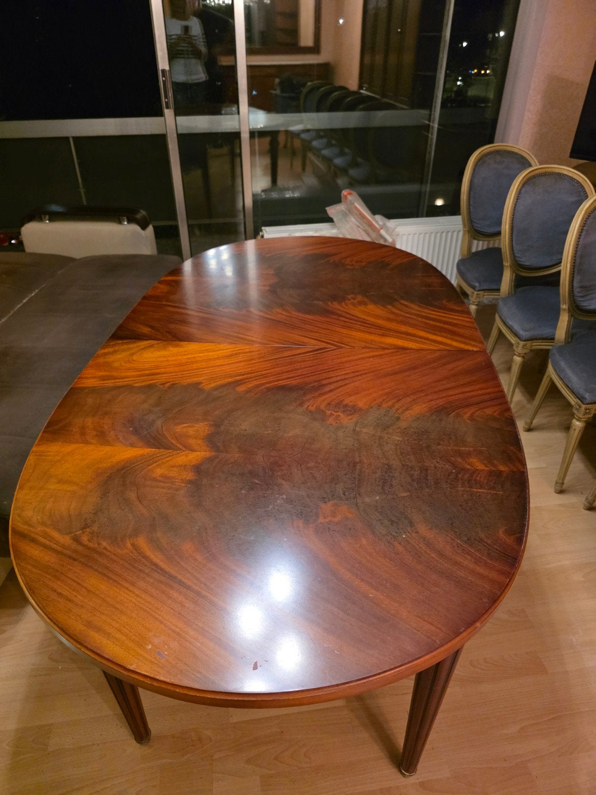 table, Enlèvement