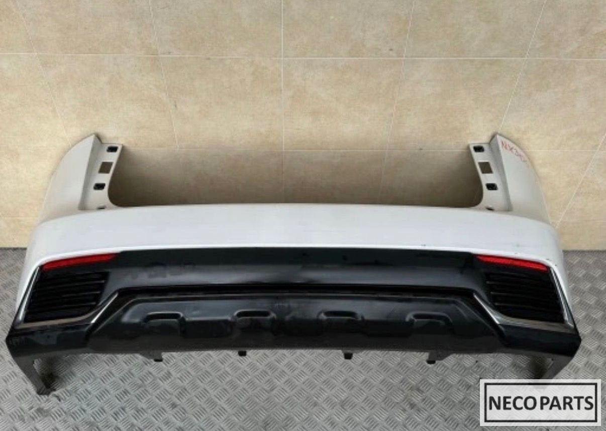 LEXUS NX 300H ACHTERBUMPER ORIGINEEL ALLES LEVERBAAR!!!, Gebruikt, -, Achter, -