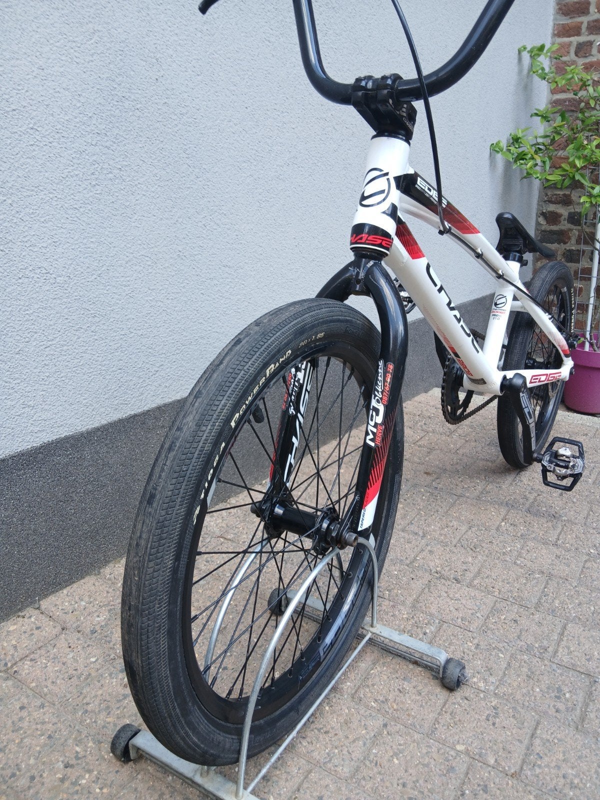 Bmx race, Fietsen en Brommers