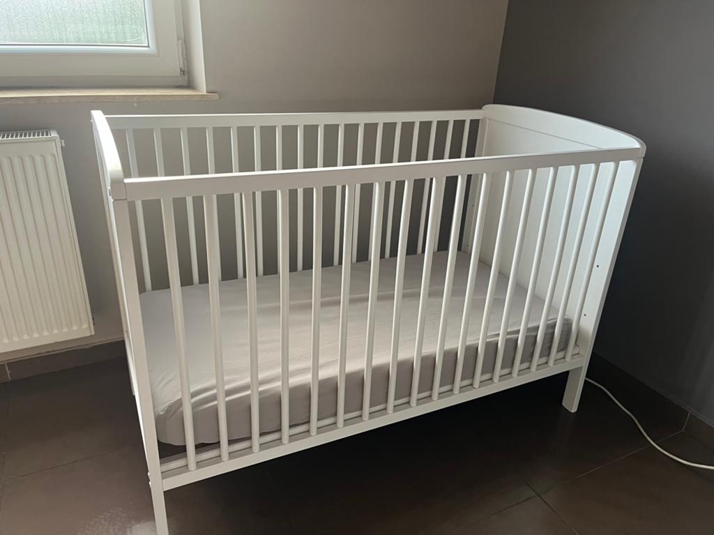 Wit Babybedje met matras, Kinderen en Baby's, Babywiegjes en Ledikanten, Ophalen, Gebruikt, Ledikant