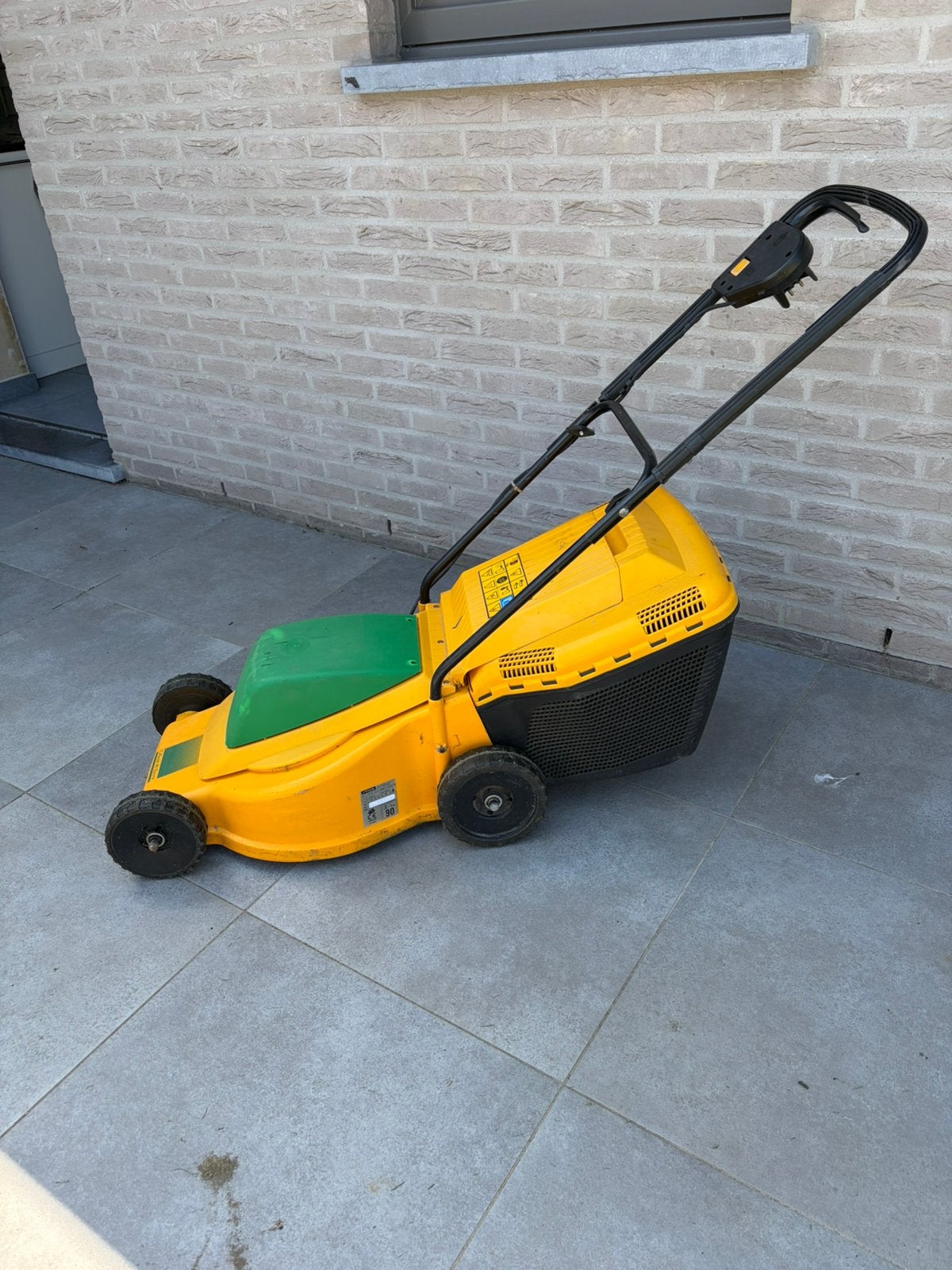 Elektrische grasmaaier stiga, Tuin en Terras, Grasmaaiers, Ophalen, Cirkelmaaier, Gebruikt, Elektrische grasmaaier