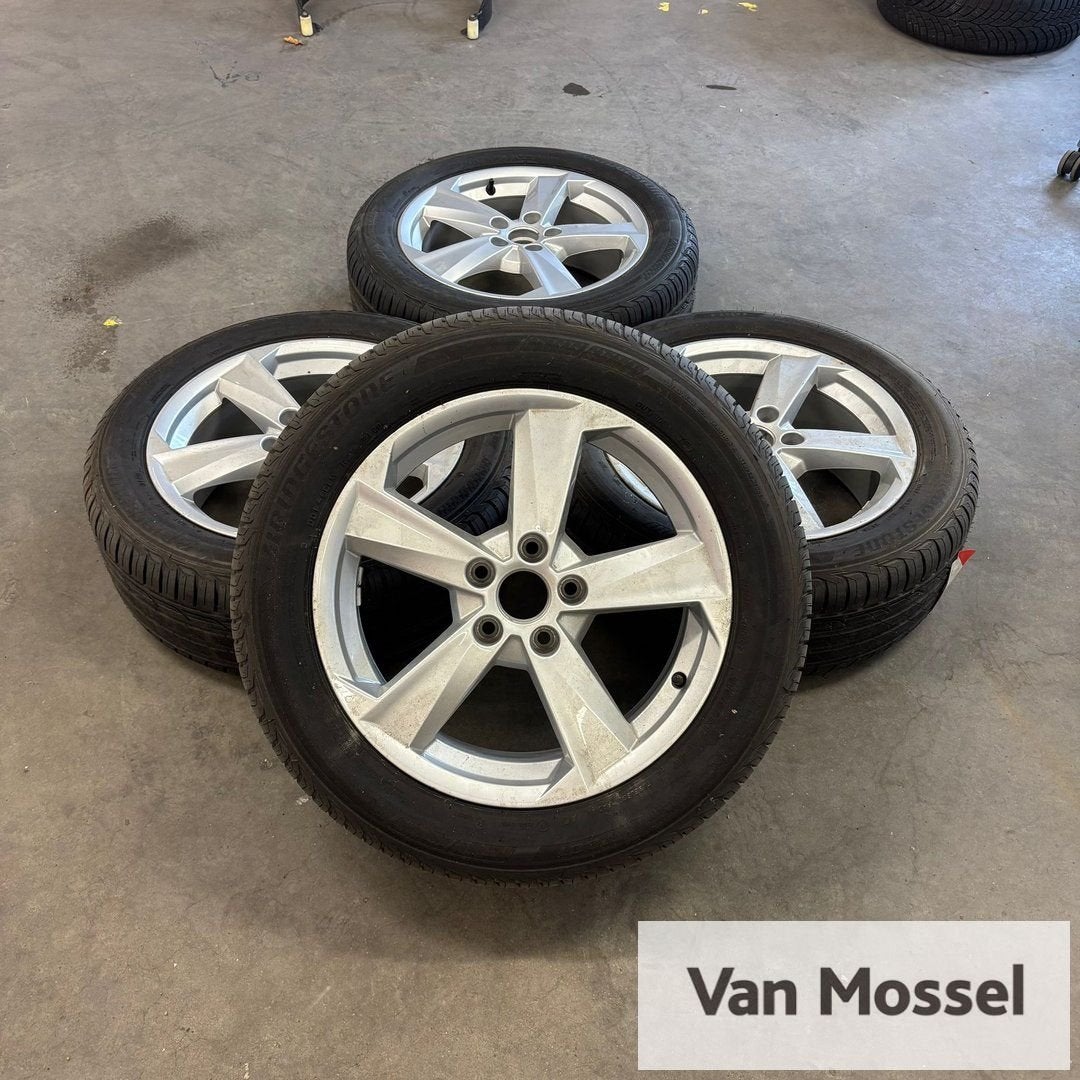 Audi Q2 Bridgestone Turanza T001 215/55/R17 94V, Autos : Pièces & Accessoires, Pneus & Jantes, Pneus et Jantes, 215 mm, Véhicule de tourisme