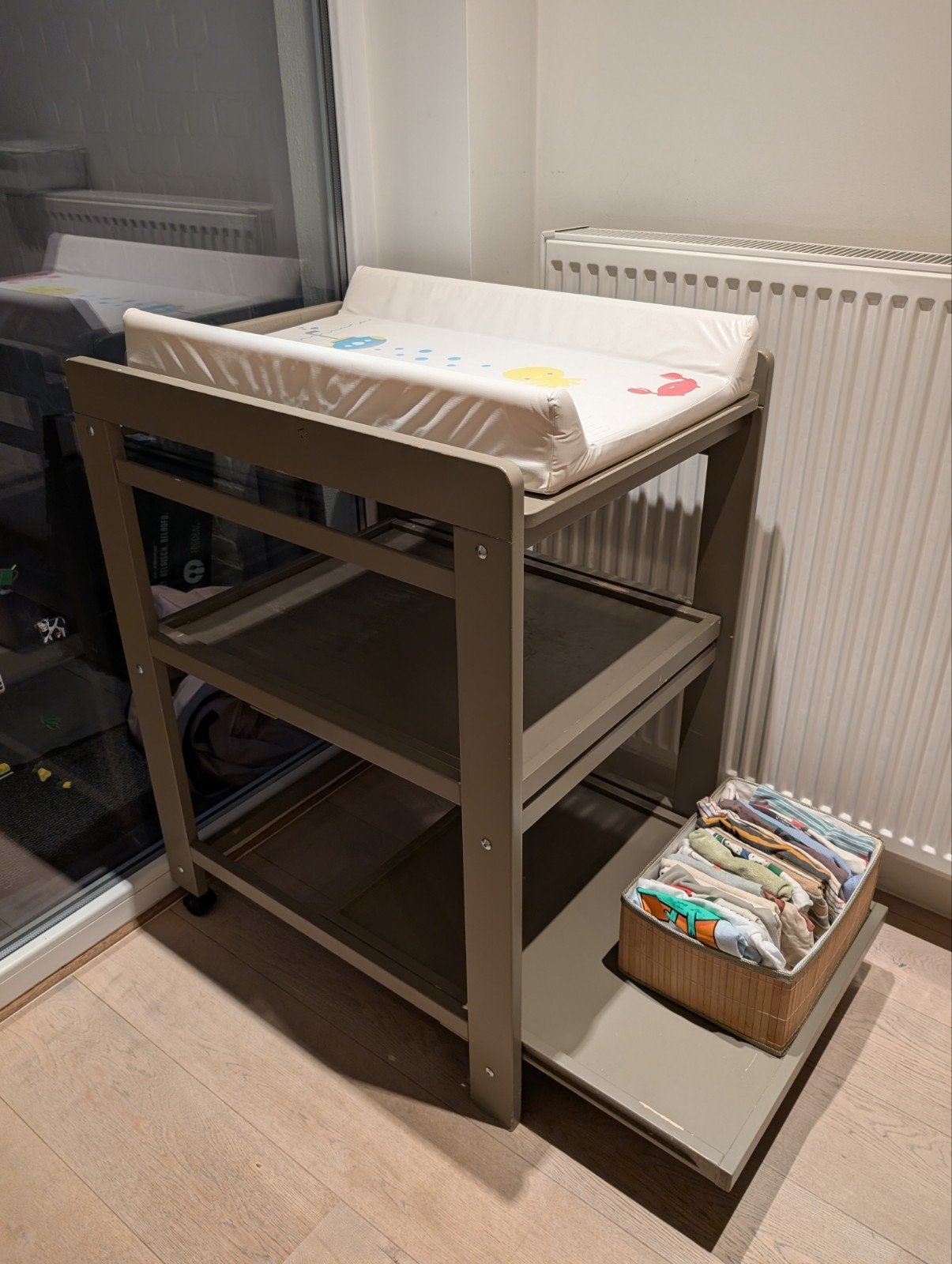 Verzorgingstafel en kussen, Enlèvement
