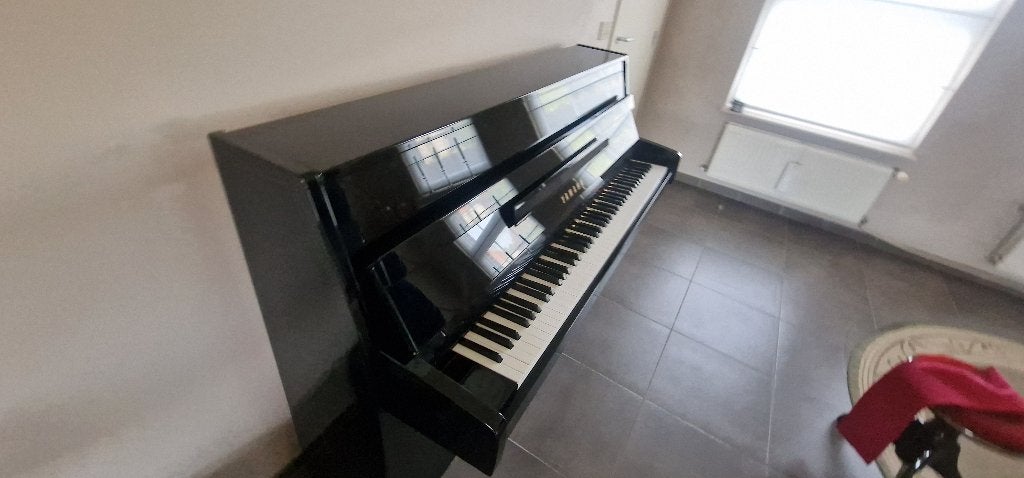 piano Yamaha model C-109, Muziek en Instrumenten, Piano's, Zwart, Ophalen of Verzenden, Zo goed als nieuw, Piano