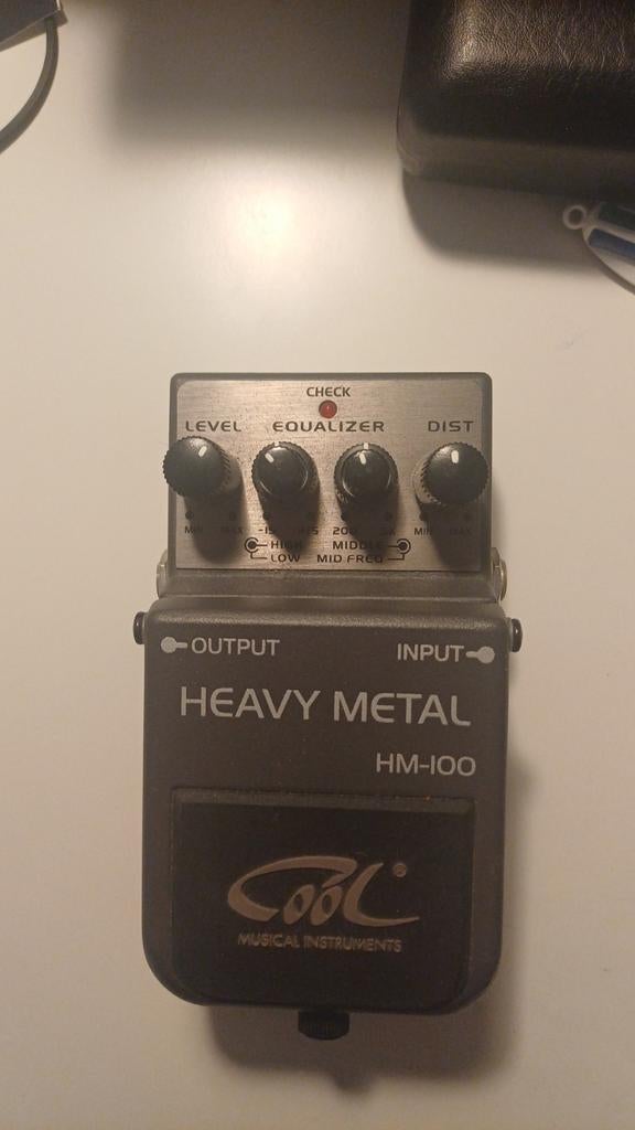 Pédale de distorsion Heavy metal Hm100, Enlèvement, Comme neuf, Distortion, Overdrive ou Fuzz