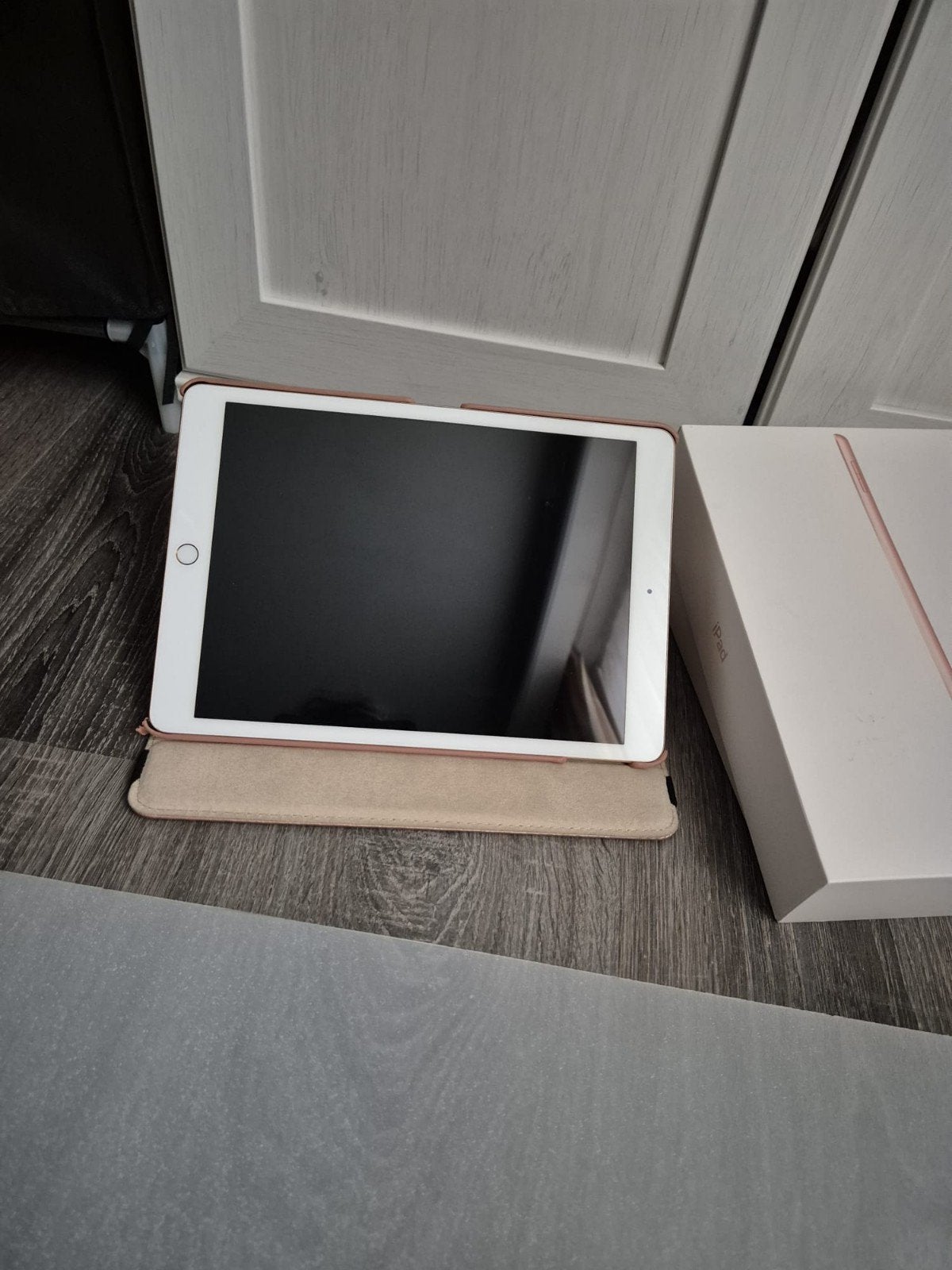 iPad 8th gen - 32GB, Computers en Software, Rose Goud, 32 GB, Apple iPad, Zo goed als nieuw