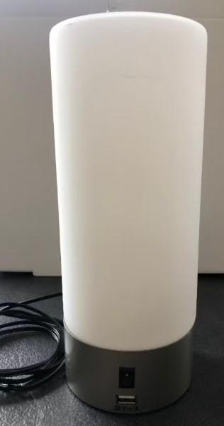 LEDlamp nachtkast of bureau met USB oplaadstation (2 stuks), Ophalen, Kunststof, Zo goed als nieuw, Modern, eigentijds