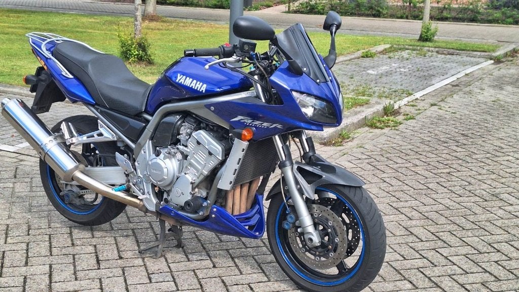 Yamaha FZS1000 Fazer in prima staat, met reistassen, Handvatverwarming, Occasion, 4 cilinders, Meer dan 35 kW