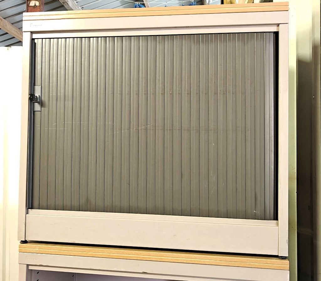 Kleine stalen rolluikast(en) roldeurkast voor hobby garage, Maison & Meubles, Armoires | Armoires à porte coulissante & Armoires à archives