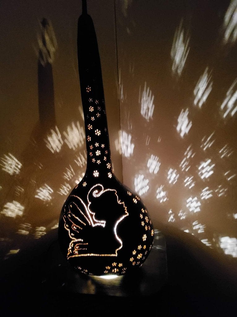 Magnifique lampe fée (artisanale) pièce unique en calebasse, Enlèvement, Neuf