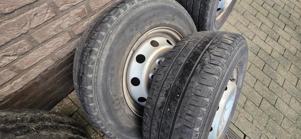 Stalen velgen 215 70 r15 4 stuks zomerbanden, Auto-onderdelen, Banden en Velgen, Ophalen