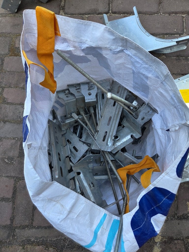 Van Geel, Bochten en bevestigingen delen, Ophalen, Zo goed als nieuw