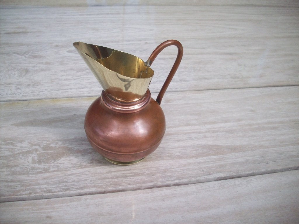 geel met rood koper antique en nog zeer mooi kannetje, Ophalen of Verzenden, Koper