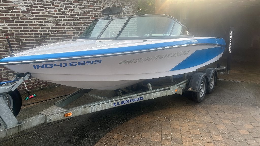 Ski Nautique 200, Ophalen, Binnenboordmotor, Zo goed als nieuw, 200 pk of meer