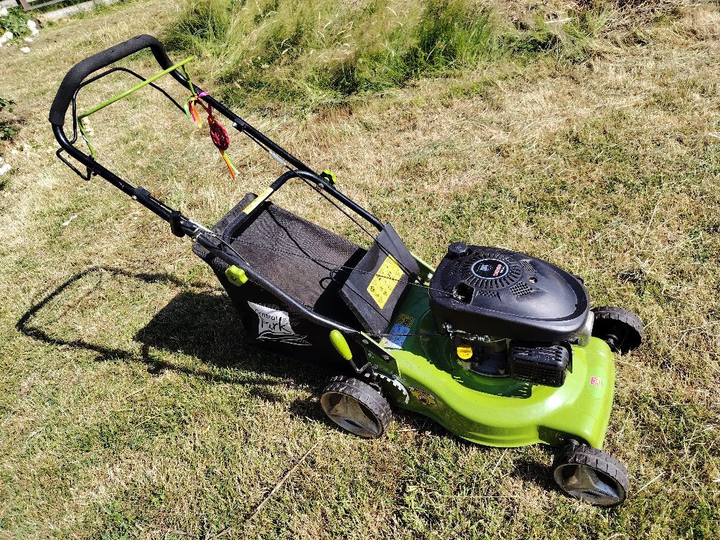 BIJNA NIEUWE 99CC CENTER PARK ZELFGETROKKEN GRASMAAIER, Tuin en Terras, Ophalen, Cirkelmaaier, Zo goed als nieuw, Benzine-grasmaaier