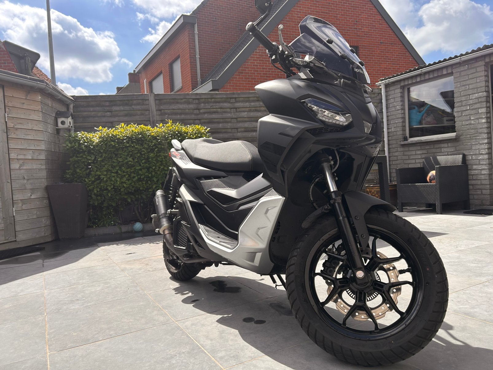 Aprilia SR GT 125, Motos, Motos | Aprilia, Particulier, Enlèvement