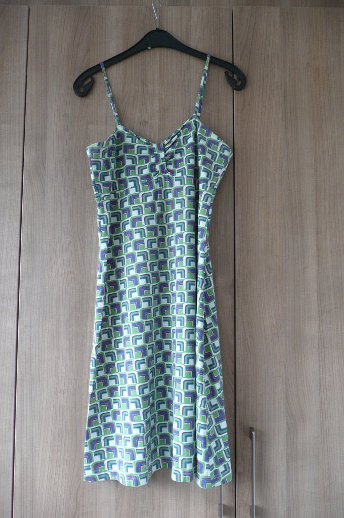 Retro zomerkleedje met spaghtettibandjes (k648), Kleding | Dames, Ophalen of Verzenden, Zo goed als nieuw, Maat 36 (S), Onder de knie