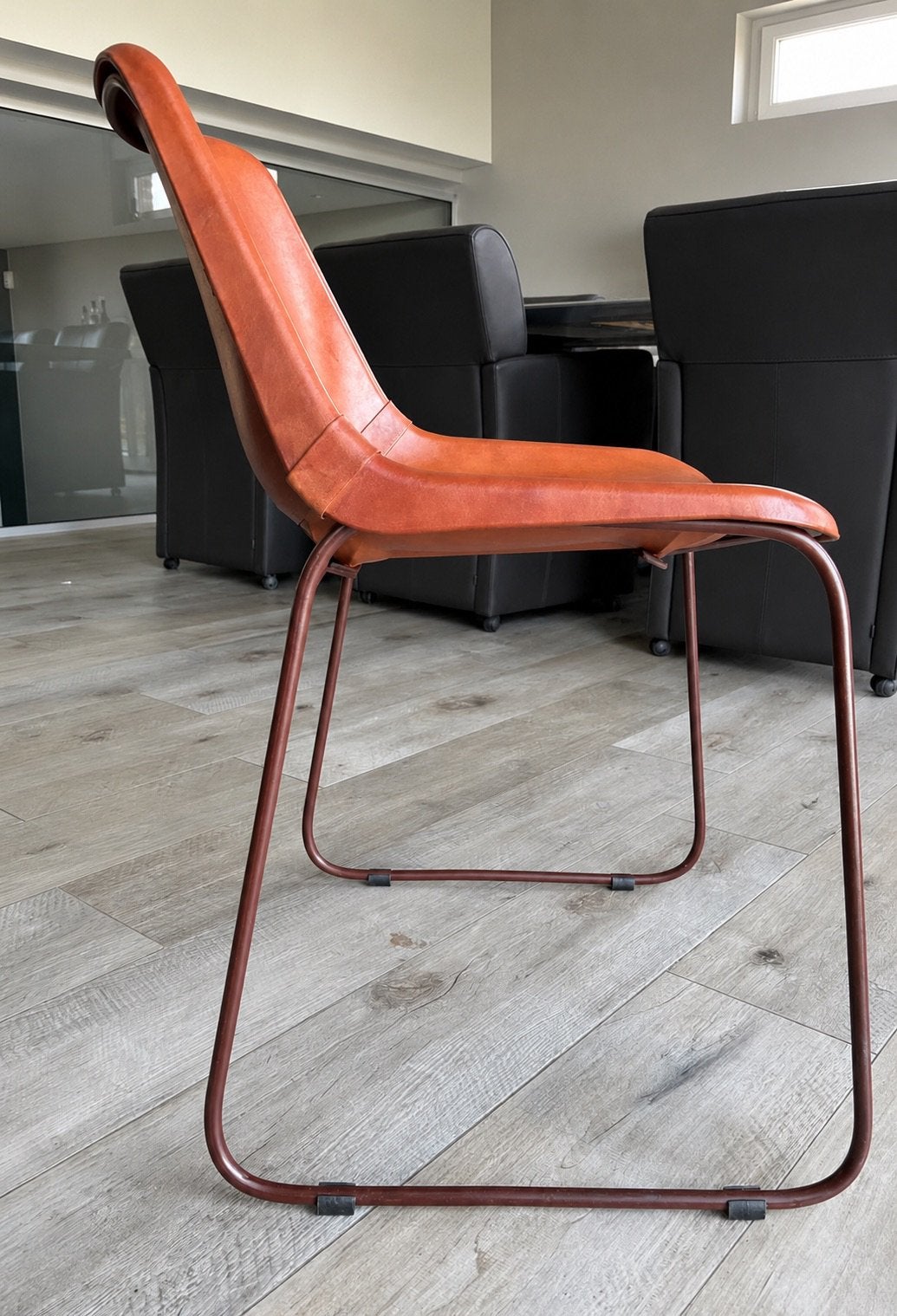 Cognac leren designstoel, Huis en Inrichting, Ophalen, Zo goed als nieuw, Leer, Eén